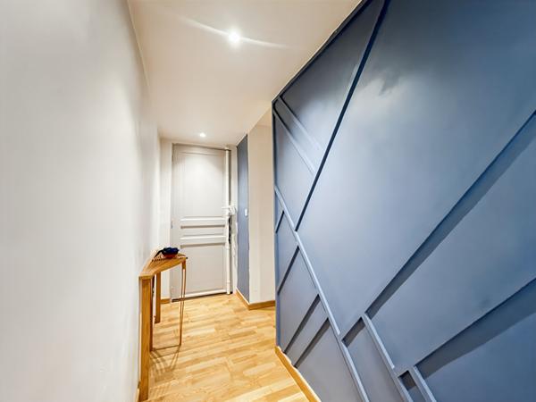 GRAND APPARTEMENT DE CARACTÈRE DANS LE CENTRE-VILLE