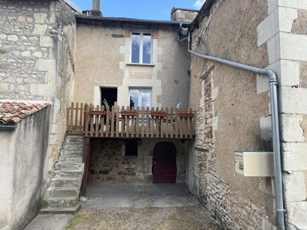 Dissay (86130) DISSAY MAISON VILLAGE TYPE 3 AVEC TERRASSE ET VUE CHATEAU !