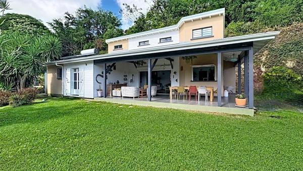 Maison familiale 4 chambres avec piscine – Le Gosier