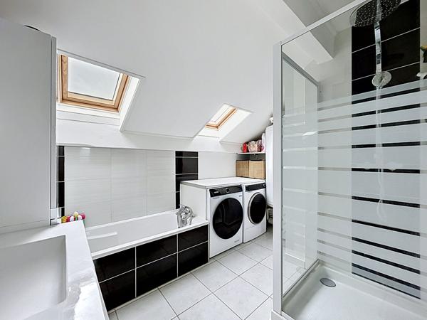 Appartement 3 pièces de 72 m² ( Carrez ) avec jardin privatif Drumettaz Clarafond