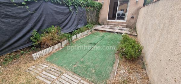 REZ DE JARDIN T2 AVEC 2 PLACES DE PARKING!