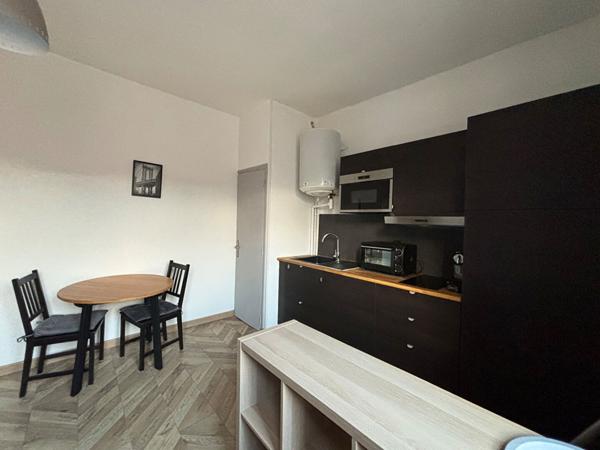 Location appartement Châlons-en-Champagne - 1 pièce(s) - 21 m² - 450 €/mois