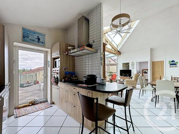Maison à vendre  4 pièces - 140,33 m 2   RIOM  - 63
