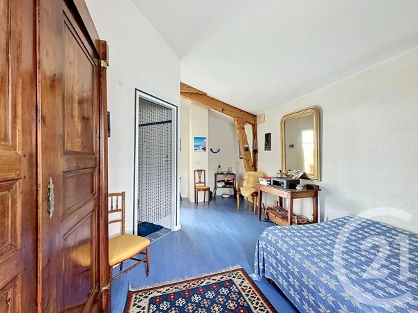 Maison à vendre  4 pièces - 140,33 m 2   RIOM  - 63