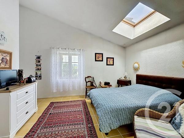 Maison à vendre  4 pièces - 140,33 m 2   RIOM  - 63