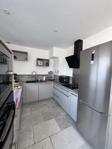 Appartement 4 pièces rénové avec balcon, parking et cave Les Arcs sur Argens