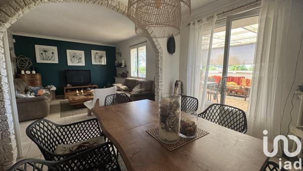 Maison à vendre 6 pièces 127 m² Vaux-le-Pénil