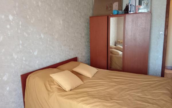 A rénover pour une surface totale d' environ 130 m2