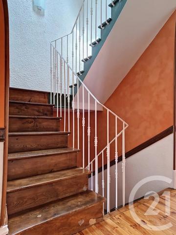 Maison à vendre  8 pièces - 130,12 m 2   ROYAT  - 63
