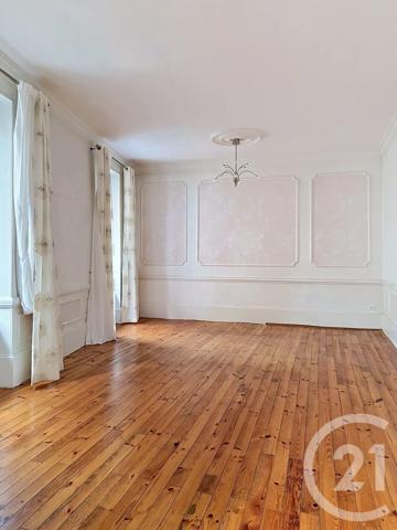 Maison à vendre  8 pièces - 130,12 m 2   ROYAT  - 63