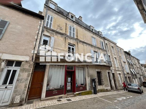Location Studio 23.6 m² - 32 GRAND RUE Poitiers 86000