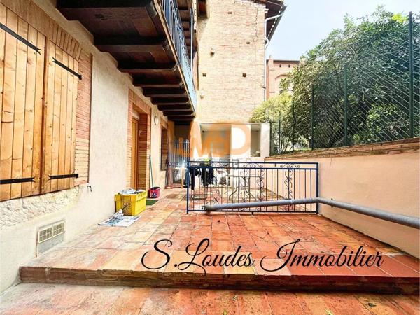 Beaumont-de-Lomagne. immeuble rénové