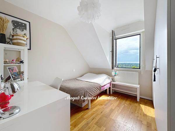 Maison 5 ch 139 m² avec superbe vue dégagée au pied des comodités