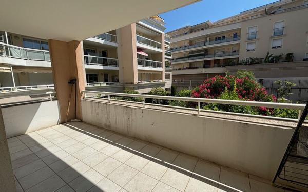 Appartement à louer    2 pièces • 43 m2 Cagnes-sur-Mer