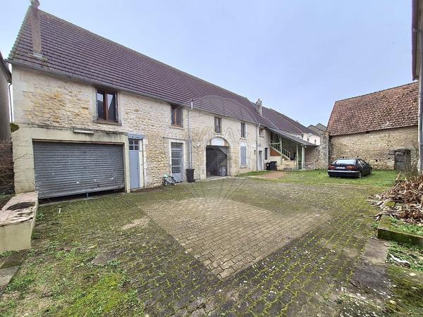 Immeuble 7 chambre(s) à vendre - Mesves-sur-Loire, Nièvre - 58