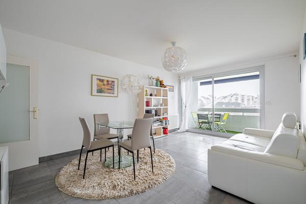 PORNICHET CENTRE - APPARTEMENT T3 RÉNOVÉ - PLAGE & COMMERCES À PIED - PARKING SÉCURISÉ