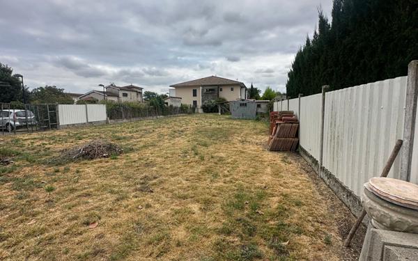 Terrain à vendre    Launaguet