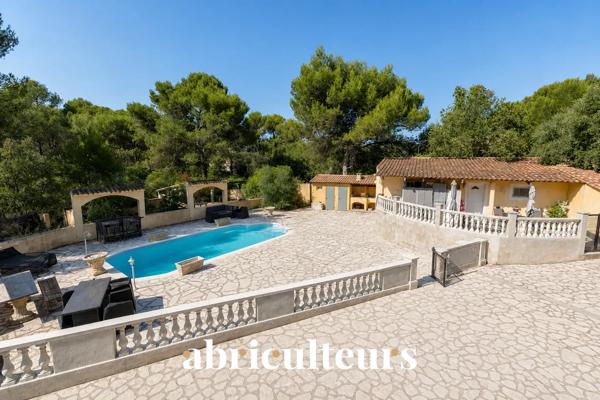 Villa familiale de 230 m² avec beaux volumes en vente à les Pennes-Mirabeau.(13170)