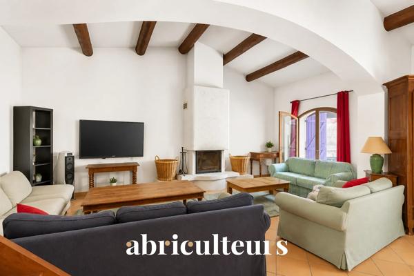 Villa familiale de 230 m² avec beaux volumes en vente à les Pennes-Mirabeau.(13170)