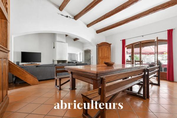 Villa familiale de 230 m² avec beaux volumes en vente à les Pennes-Mirabeau.(13170)