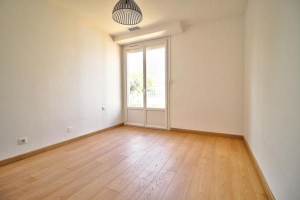 BOÉ - Maison plain-pied rénovée de 4 chambres de 123m² avec garage et jardin.