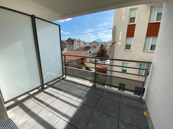 T1 NEUF AVEC BALCON - Clermont-Province