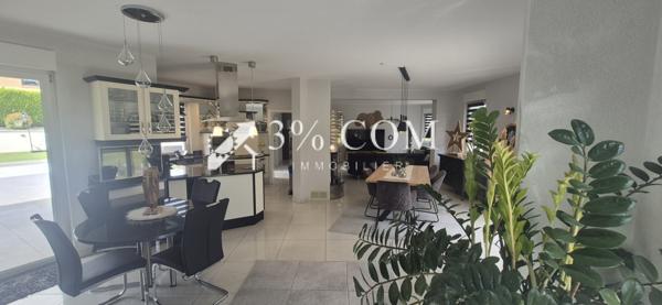 Villa 7 pièce(s) 3 chambre(s) 230 m²