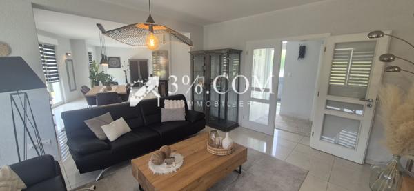 Villa 7 pièce(s) 3 chambre(s) 230 m²