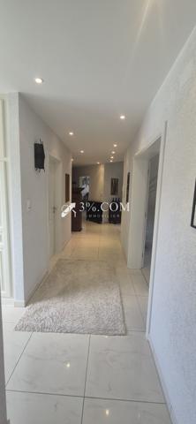 Villa 7 pièce(s) 3 chambre(s) 230 m²