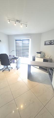 Villa 7 pièce(s) 3 chambre(s) 230 m²