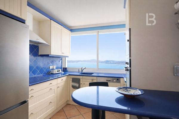 Toulon – Appartement avec vue panoramique sur la rade et les monts toulonnais