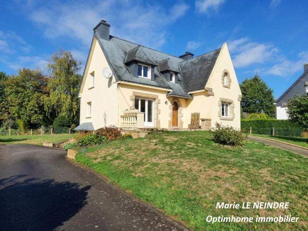 🏡 Coup de cœur assuré à Pontivy : Spacieuse maison familiale de 148 m² sur un grand terrain de 1 008 m² !