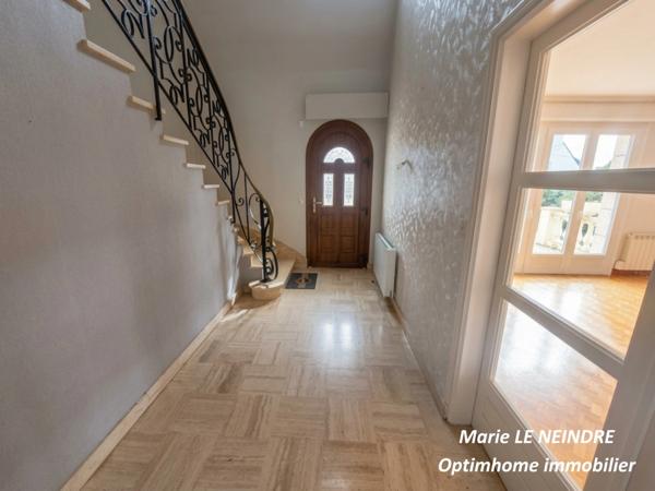 🏡 Coup de cœur assuré à Pontivy : Spacieuse maison familiale de 148 m² sur un grand terrain de 1 008 m² !