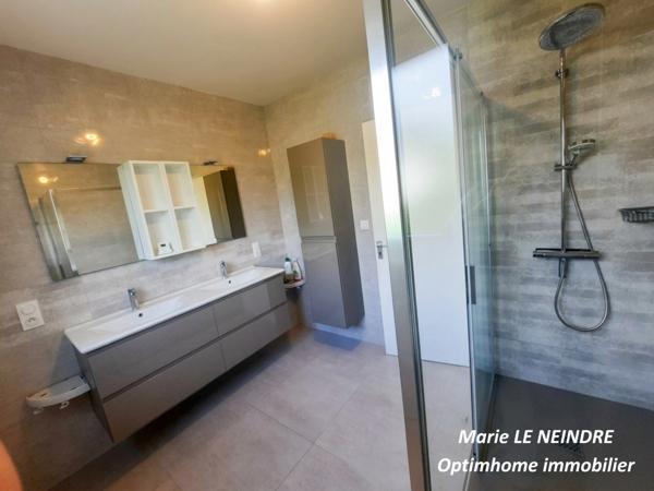 🏡 Coup de cœur assuré à Pontivy : Spacieuse maison familiale de 148 m² sur un grand terrain de 1 008 m² !