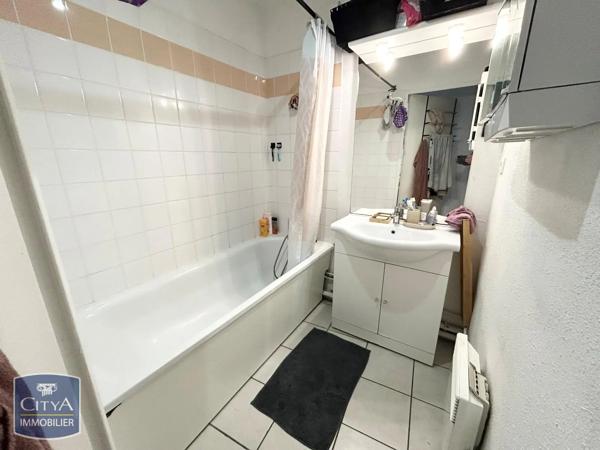 Appartement à louer 2 pièces 53.35m² Valenciennes (59300)
