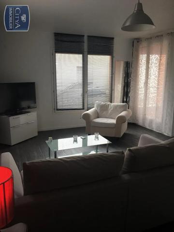 Appartement à louer 1 pièce 30.57m² Évry-Courcouronnes (91080)