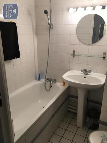 Appartement à louer 1 pièce 30.57m² Évry-Courcouronnes (91080)