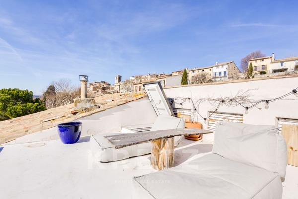 Maison de ville avec rooftop, jardin et dépendance.