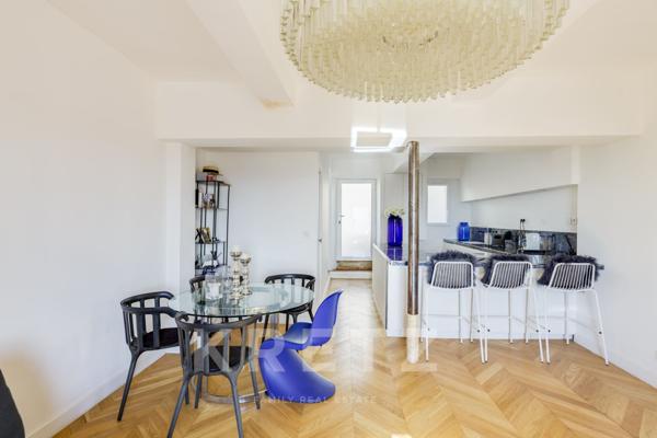 Maison de ville avec rooftop, jardin et dépendance.