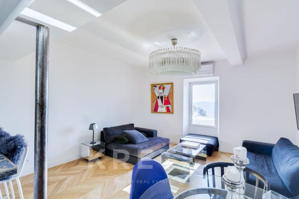 Maison de ville avec rooftop, jardin et dépendance.