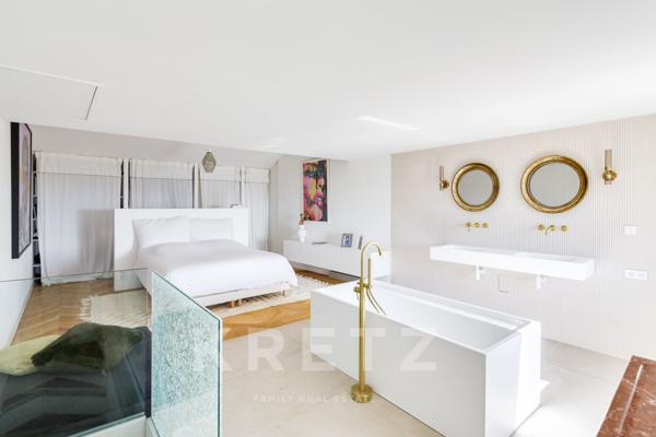 Maison de ville avec rooftop, jardin et dépendance.