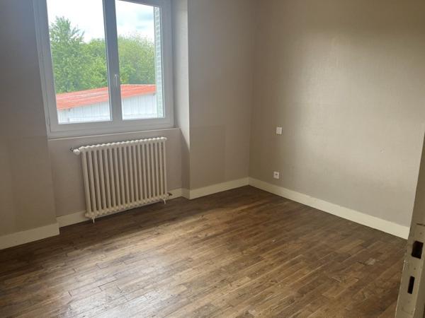 Maison à vendre 140 400 € Piégut-Pluviers 6 p 123 m² DPE D