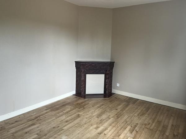 Maison à vendre 140 400 € Piégut-Pluviers 6 p 123 m² DPE D