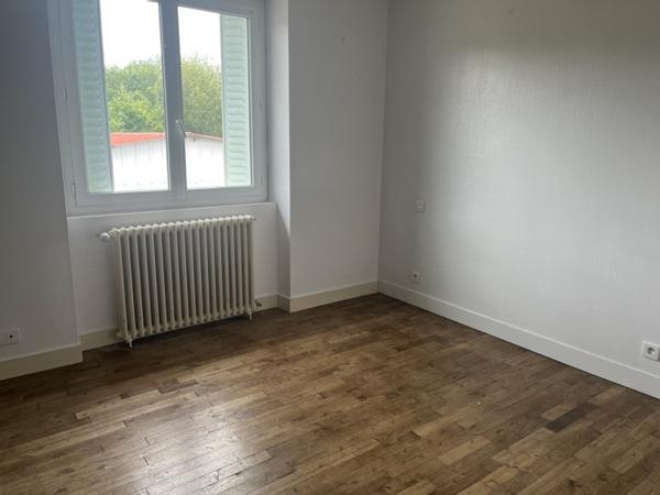 Maison à vendre 140 400 € Piégut-Pluviers 6 p 123 m² DPE D