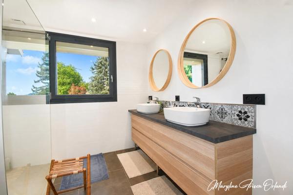 Vue panoramique exceptionnelle & rénovation haut de gamme - Maison familiale avec appartement indépendant