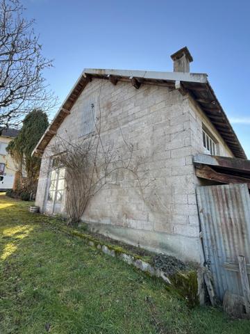 Maison 1 pièce 200m² à vendre Ferrières-sur-Sichon 03250 79000€ - Micro.immo