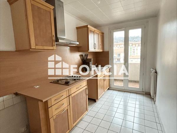 Location Appartement 2 pièces 62 m² - 10 RUE PALLUAT DE BESSET Saint Etienne 42000