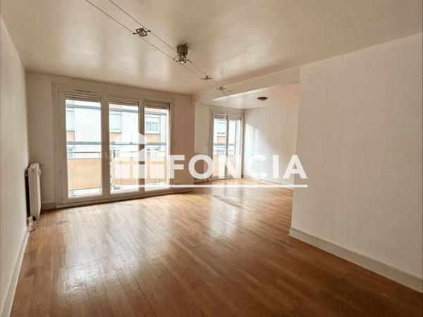 Location Appartement 2 pièces 62 m² - 10 RUE PALLUAT DE BESSET Saint Etienne 42000