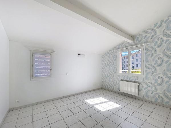 Maison Manosque 7 pièces 112 m2  habitables, piscine, terrasse et jardin