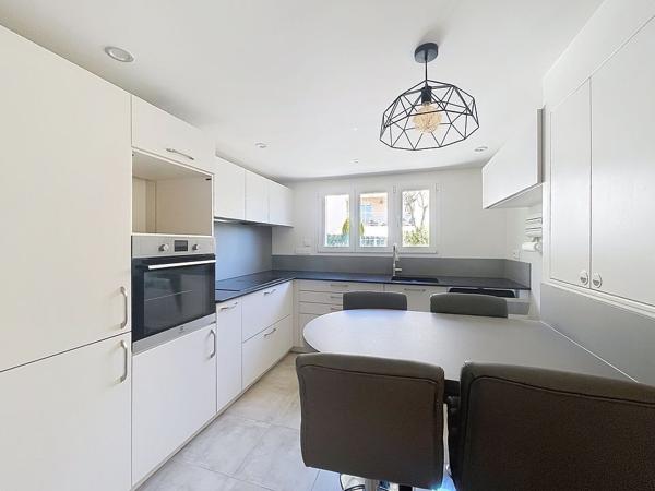 Maison Manosque 7 pièces 112 m2  habitables, piscine, terrasse et jardin